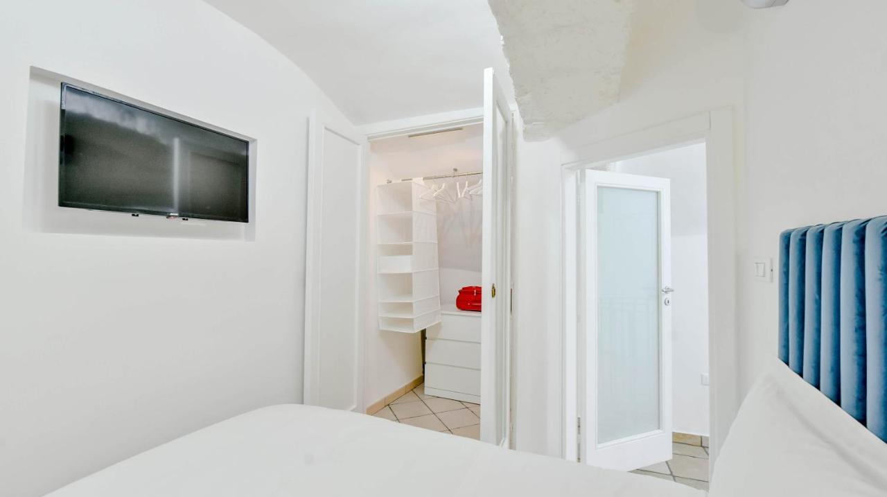 Grotta Antigone - 3min Dal Centro Storico Apartment